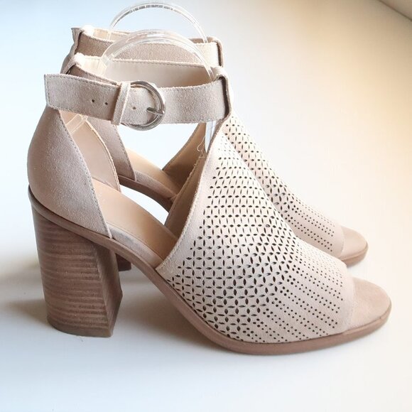 Marc Fisher Beige Laser-cut Suede Leather Peep Toe Block Heel Ankle Strap Sandal - Picture 2 of 16